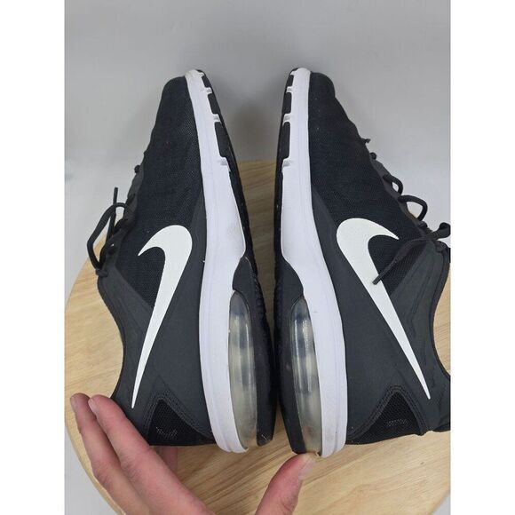 Athletic_Shoes